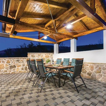 4 Bedroom Pet Friendly Home In Drniš Kültér fotó